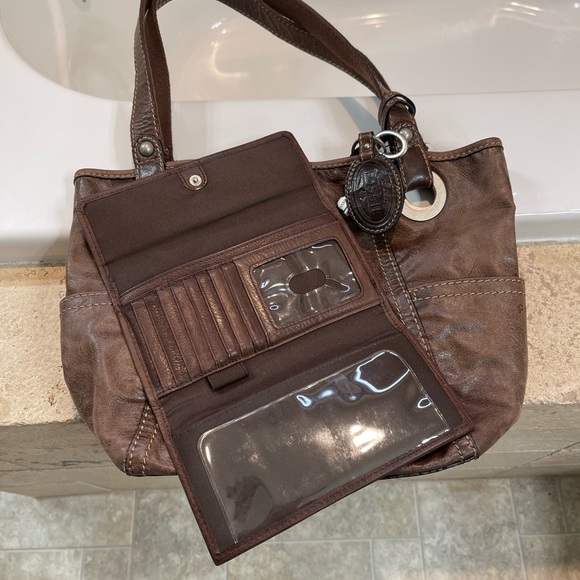 EUC Fossil distressed leather handbag - Picture 3 of 14